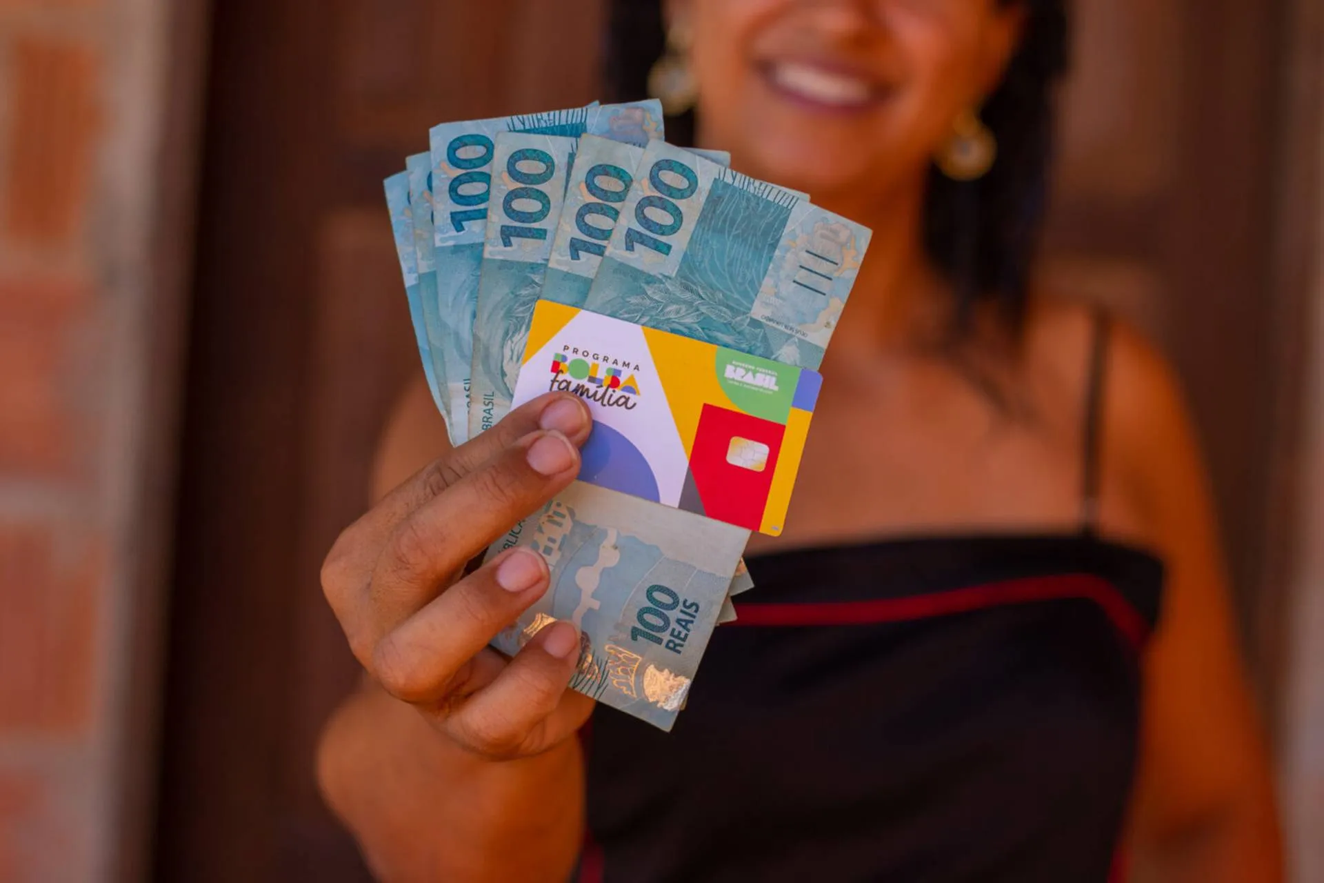 Governo transmite aviso Bolsa Família Governo transmite aviso Bolsa Família